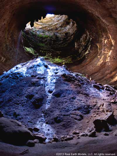 Photo inside the Devil's Sinkhole